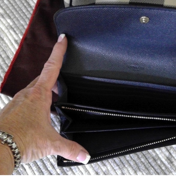 Coach Mini Bennett Satchel & WALLET - Picture 3 of 3